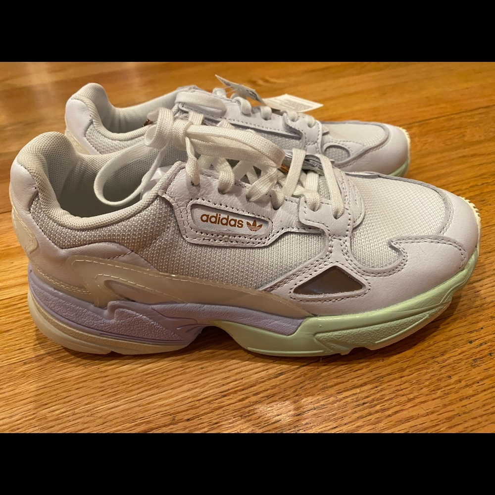NEW adidas women falcon athletic sneakers shoes 6 NWT